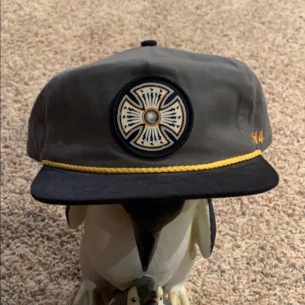 Vol4 x inpendent hat